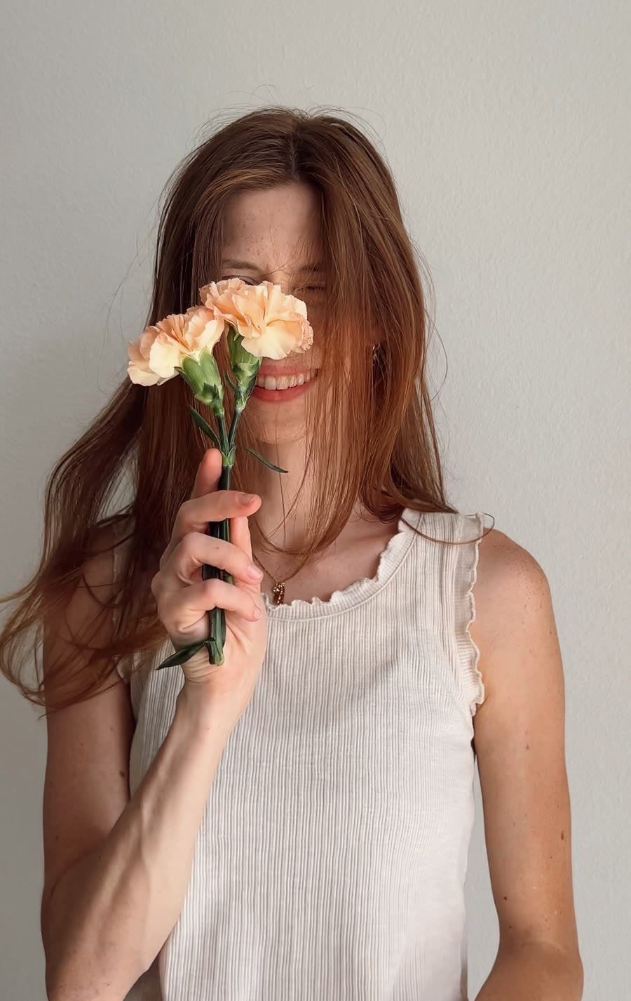 Gabriela holding flowers
